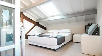 쎙뜨호뻬 Lion Blanc B&B 3*,