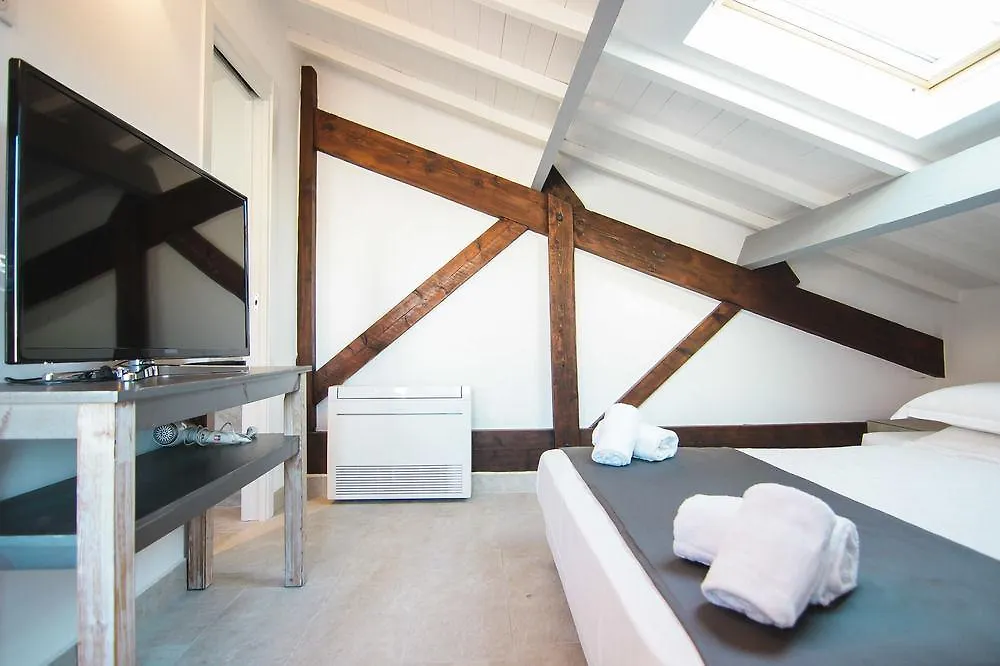쎙뜨호뻬 Lion Blanc B&B