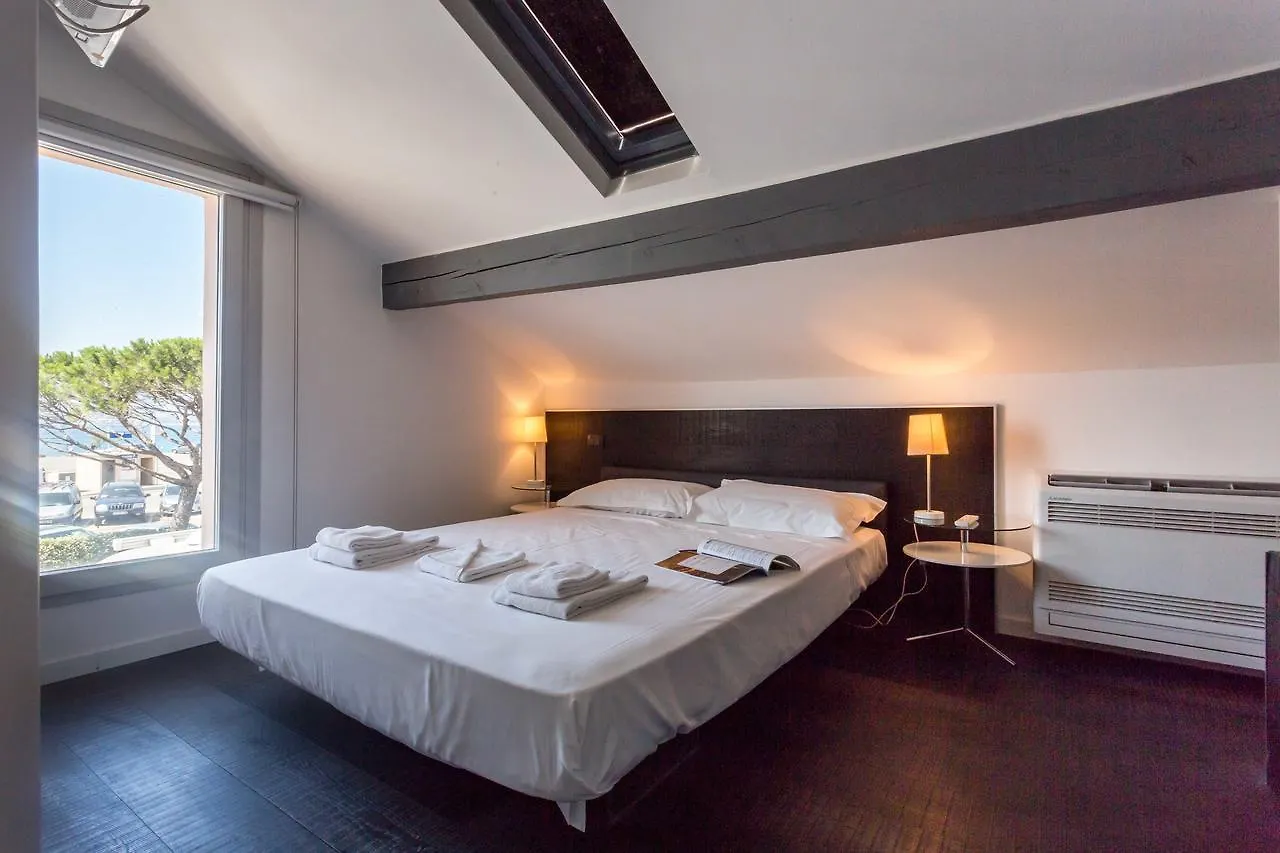 쎙뜨호뻬 Lion Blanc B&B